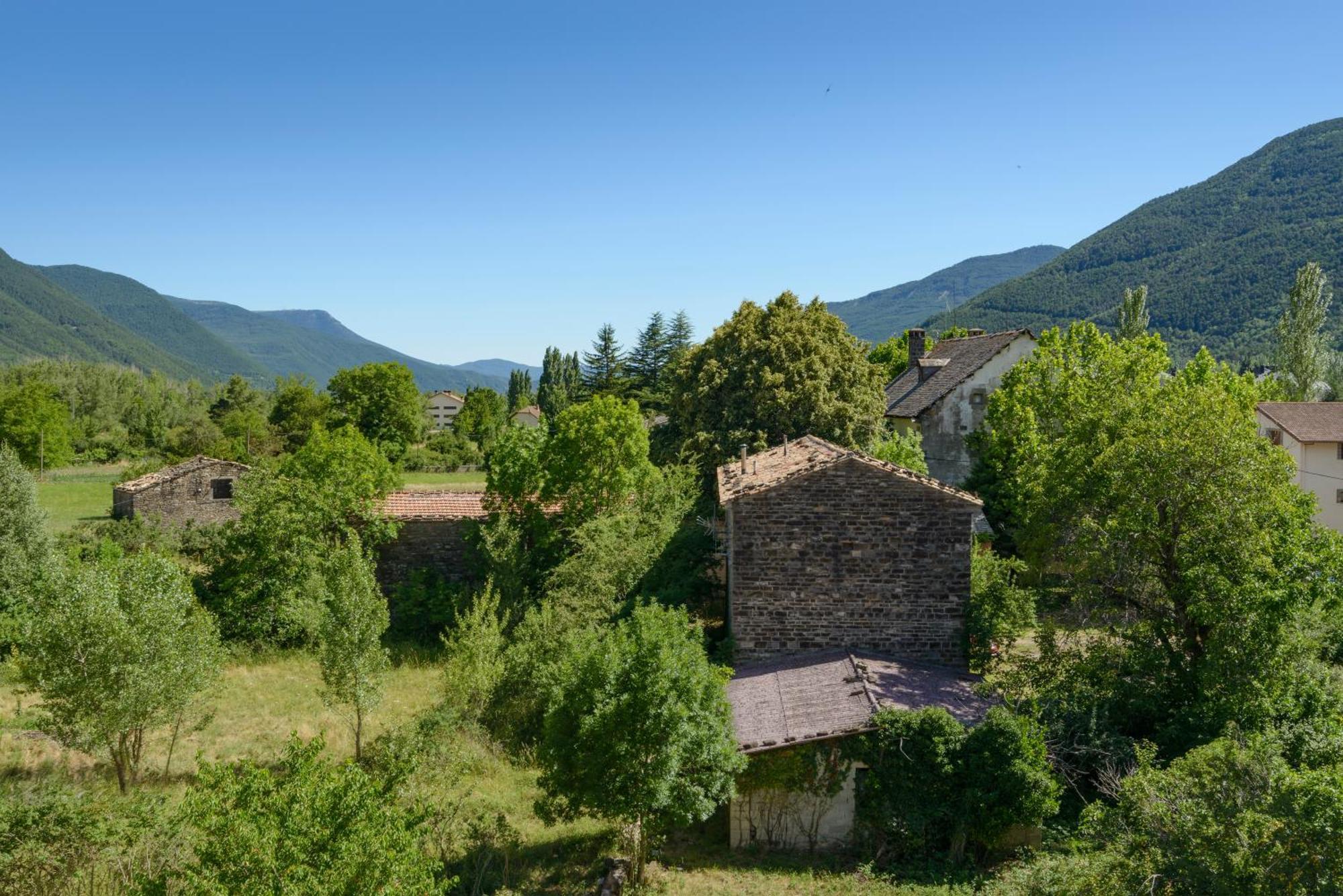 Atico Abuhardillado I Aire Acondicionado L Centrico L Garaje L Trastero I Wifi * Biescas (Aragon)
